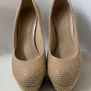 Alexander McQueen Gold Studded Nude Leather Platform Heels – Size 37